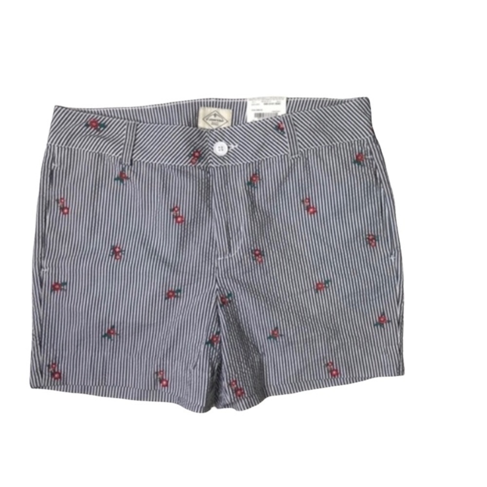 NWT St. John's Bay striped mid-rise
shorts size 6